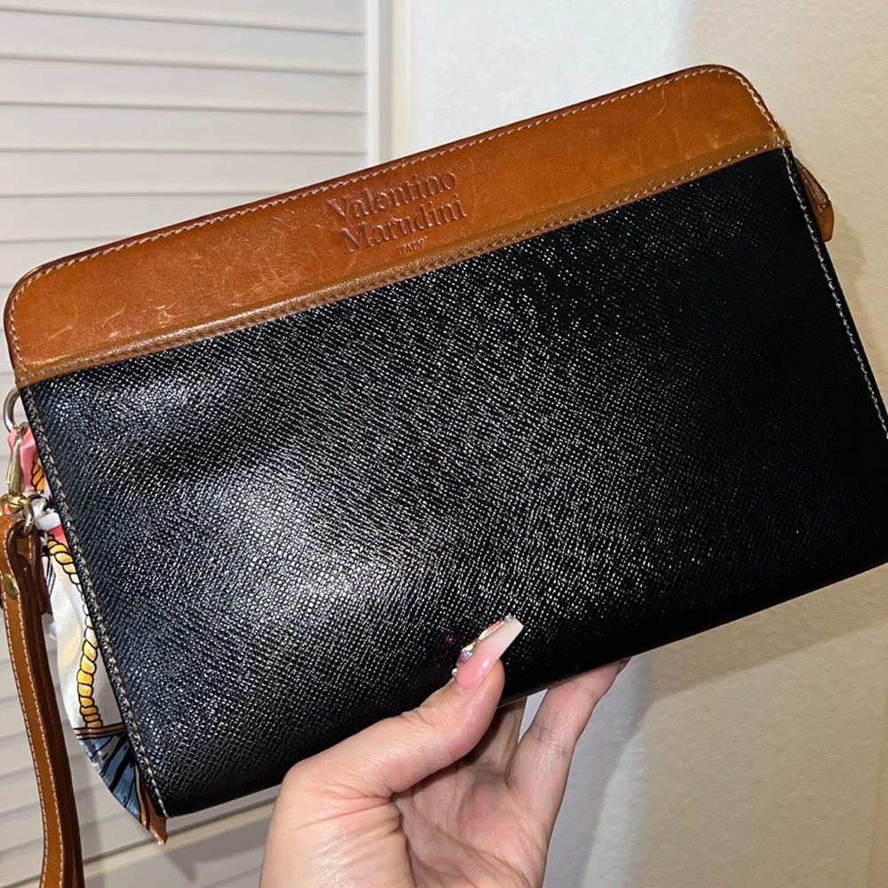 LUXURY ✨RARE✨ VALENTINO Marudini Italy Leather Clutch